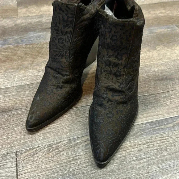 DAVID AARON FLORAL PATTERN BOOTIES - Picture 2 of 5